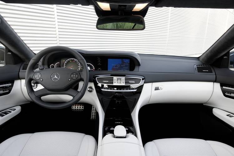 Interno di una Mercedes-Benz CL C216 facelift 2010