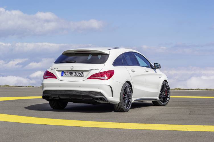 Mercedes-Benz CLA 45 AMG X117 Shooting Brake 2015 familiar