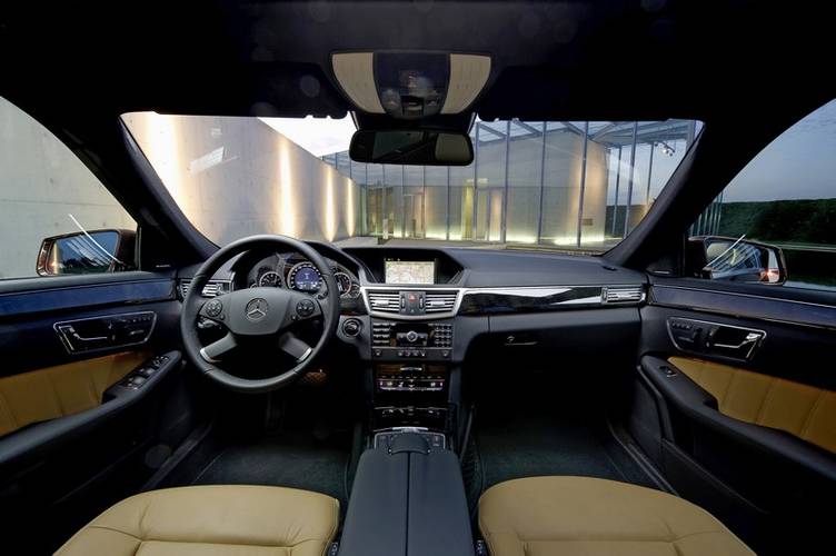 Mercedes-Benz E W212 2009 Innenraum