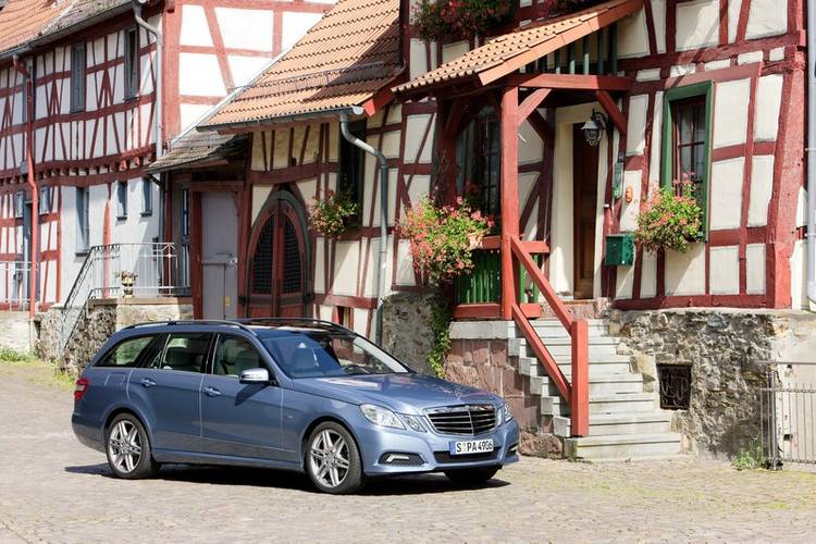 Mercedes-Benz E S212 2010 familiar