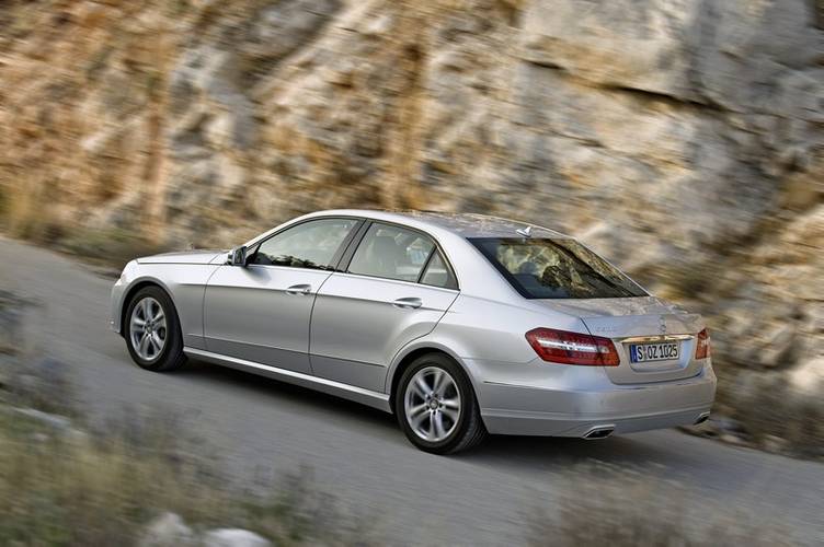 Mercedes-Benz E W212 2009 sedán