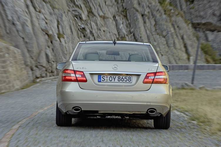 Mercedes-Benz E W212 2011 sedán