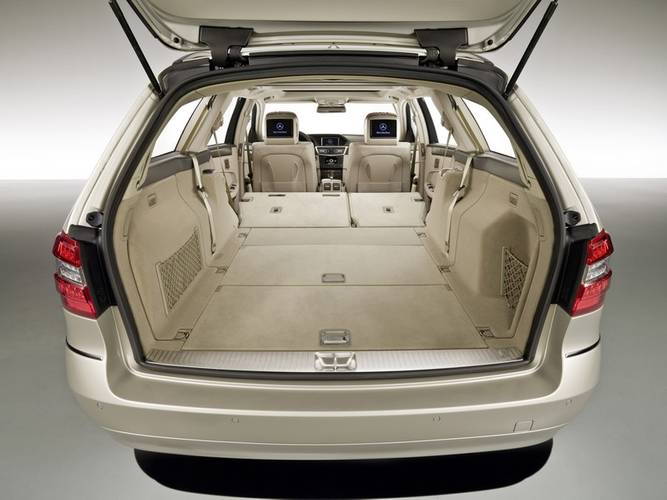 Mercedes-Benz E S212 2010 bagageruimte tot aan voorstoelen