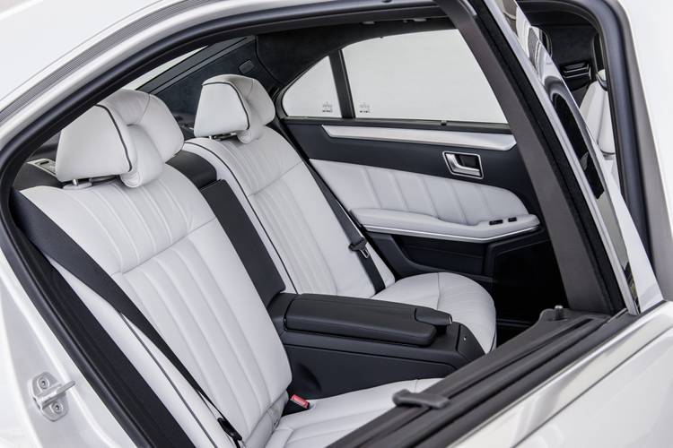 Mercedes-Benz E W212 facelift 2013 asientos traseros