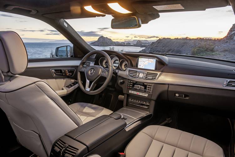 Mercedes-Benz E W212 facelift 2013 interior