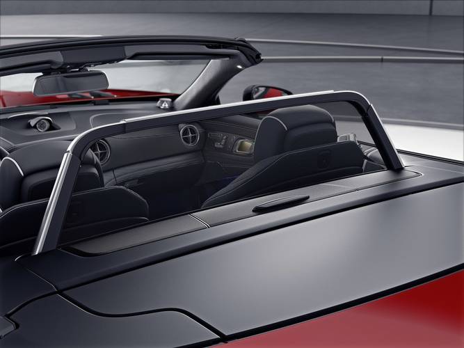 Interno di una Mercedes-Benz SL R231 facelift 2018