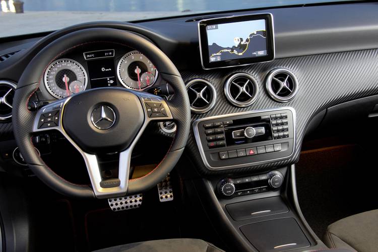 Interno di una Mercedes-Benz A W176 2012