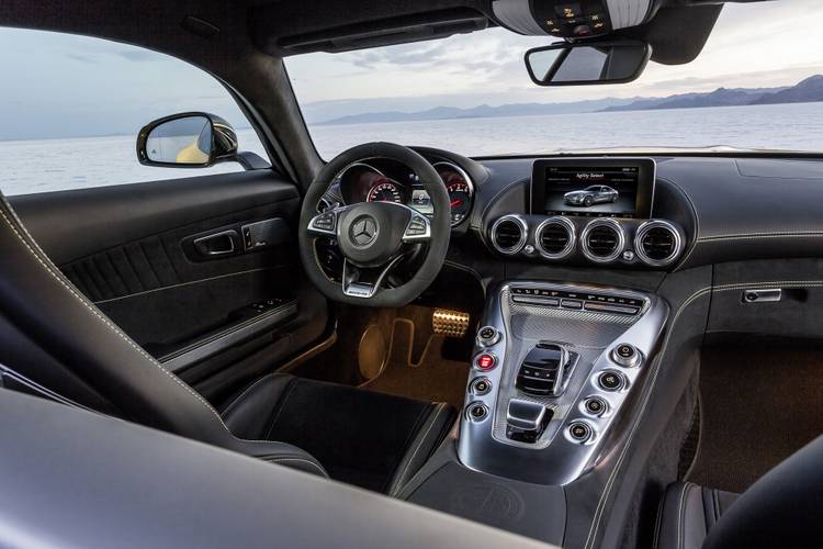 Mercedes-Benz AMG-GT C190 2014 interiér