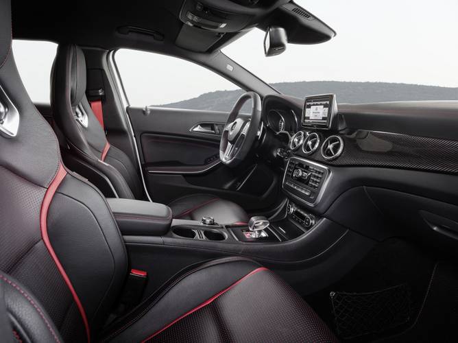 Mercedes-Benz GLA 45 AMG X156 2014 front seats