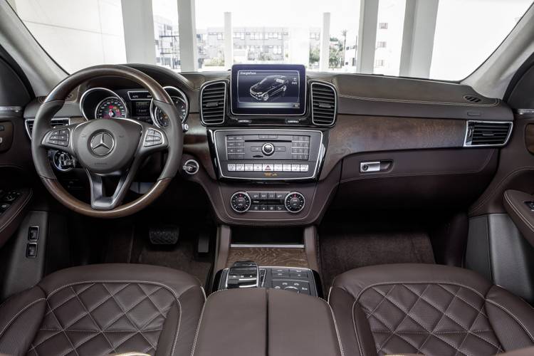 Mercedes-Benz GLE W166 2015  wnętrze