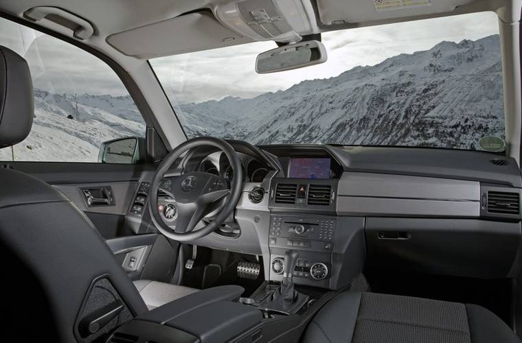 Mercedes-Benz GLK X204 2009 interior