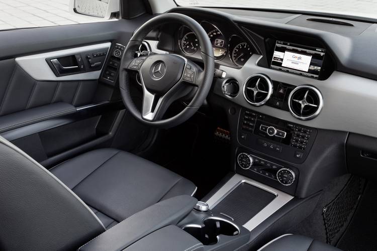 Interno di una Mercedes-Benz GLK X204 facelift 2012