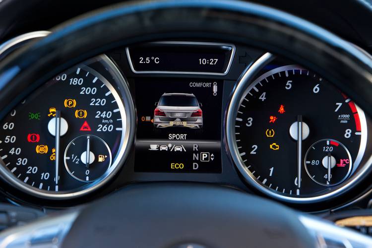 Mercedes-Benz GL X166 2012 infotainment