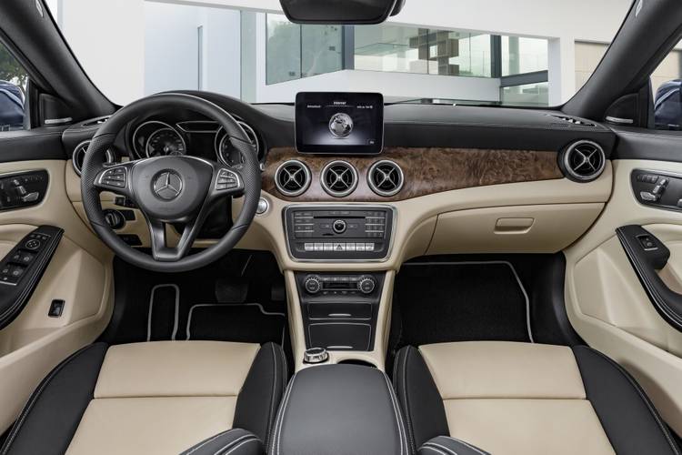 Mercedes-Benz CLA Shooting Brake X117 facelift 2016 interiér