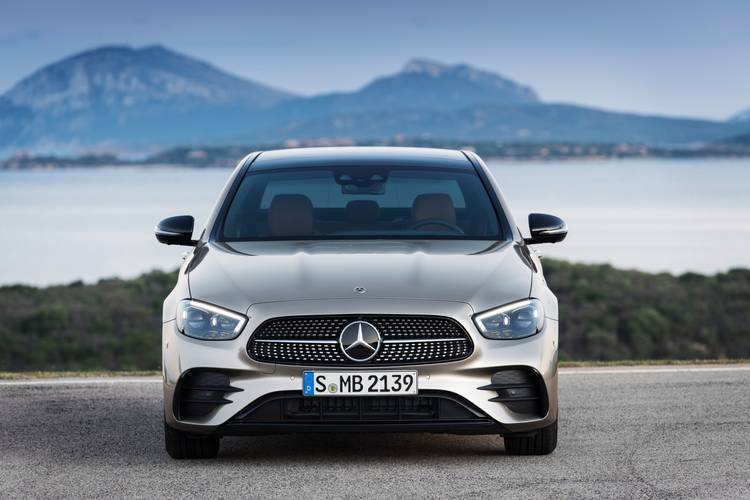 Mercedes-Benz E W213 facelift 2021 sedán