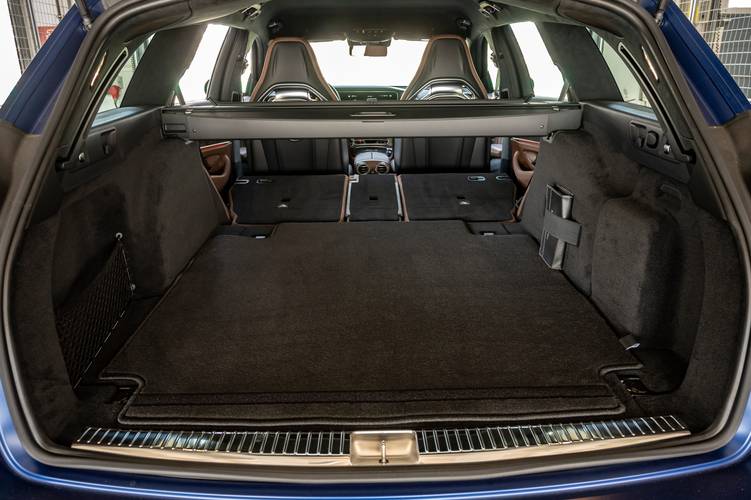 Mercedes-Benz E 63 AMG S213 facelift 2020 bagageruimte tot aan voorstoelen