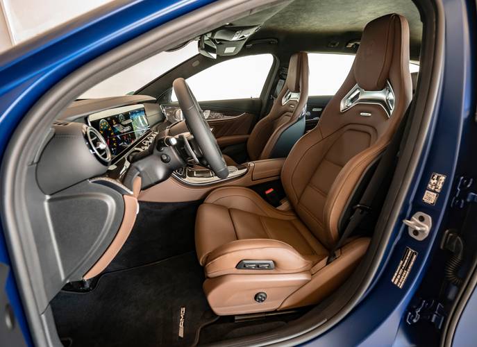 Mercedes-Benz E 63 AMG S213 facelift 2021 assentos dianteiros