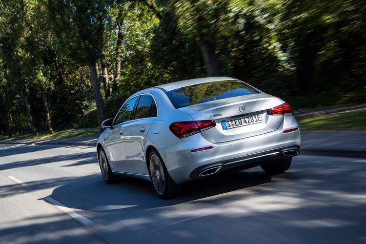 Mercedes Benz A V177 2020 sedán