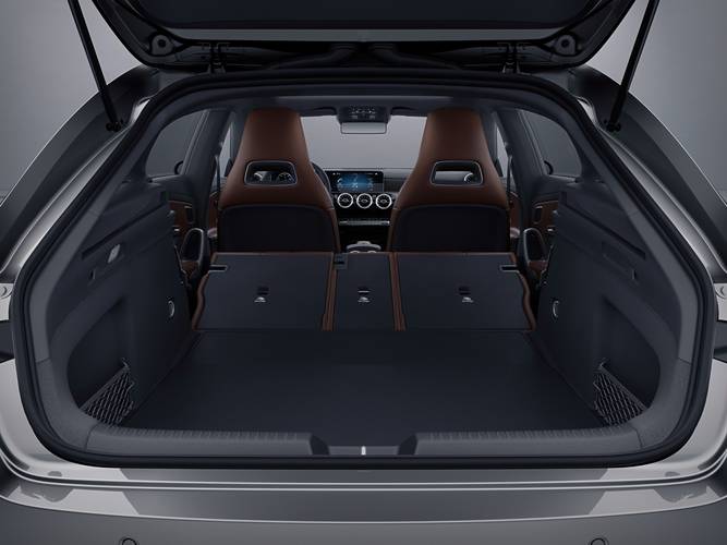 Mercedes-Benz CLA X118 Shooting Brake 2019 plegados los asientos traseros