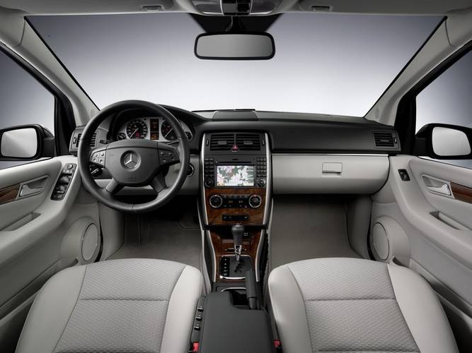 Interno di una Mercedes-Benz B W245 facelift 2008