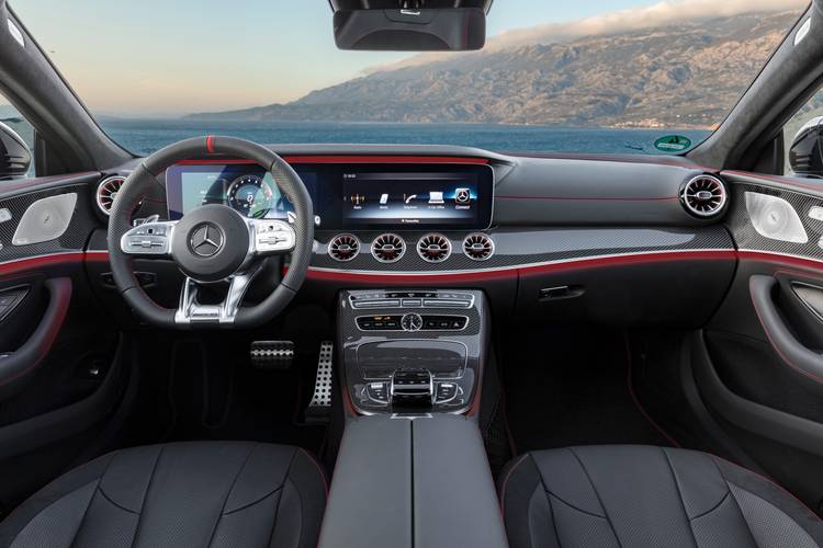 Interno di una Mercedes-Benz CLS 53 AMG C257 2018