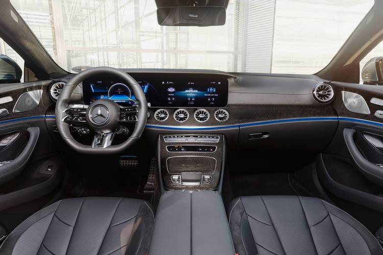 Interno di una Mercedes-Benz CLS 53 AMG C257 facelift 2021