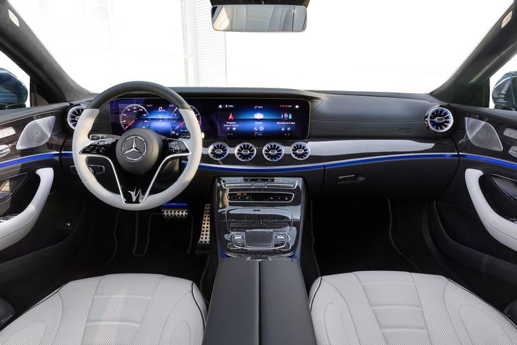 Interno di una Mercedes-Benz CLS C257 facelift 2021