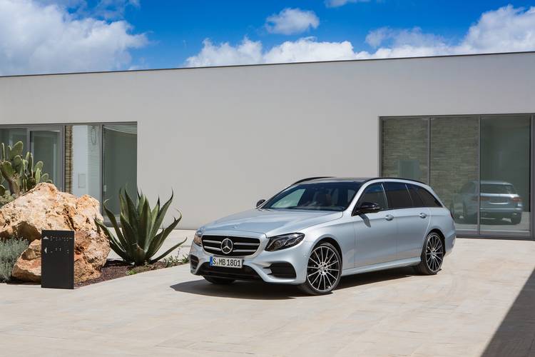 Mercedes-Benz E S213 2019 familiar