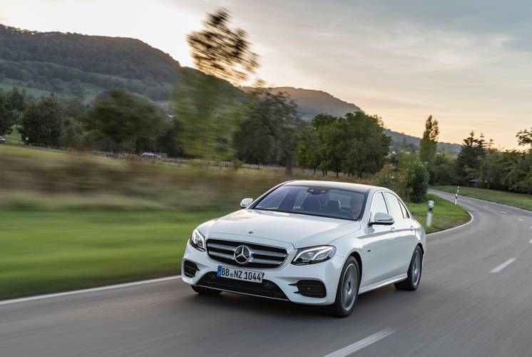 Mercedes-Benz E W213 2016 sedán