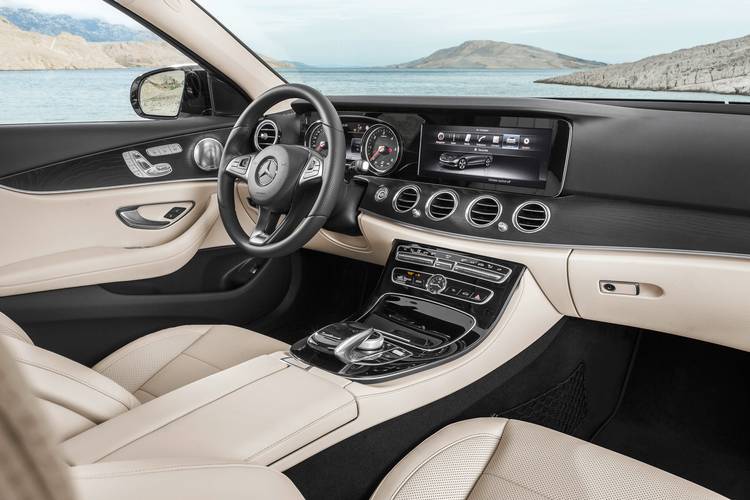 Mercedes-Benz E W213 2017 intérieur