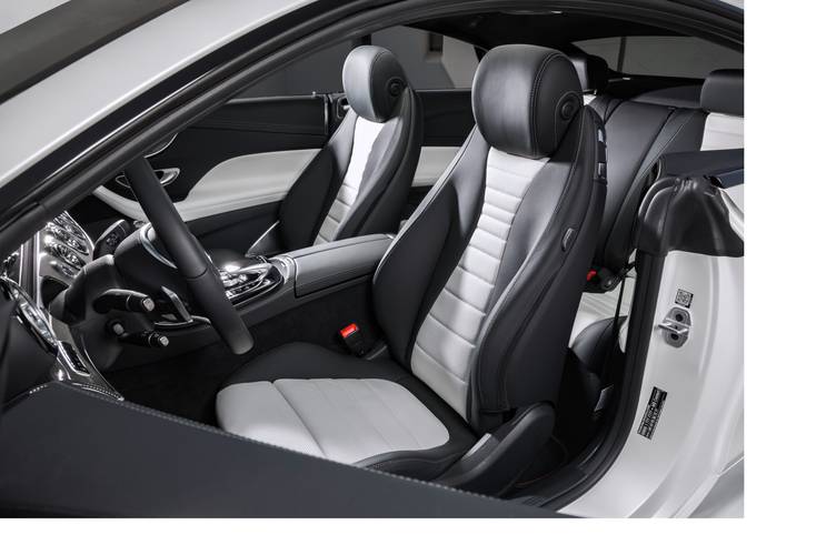 Mercedes-Benz E C238 2017 voorstoelen