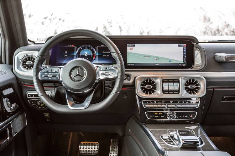 Interno di una Mercedes-Benz G W463 2018