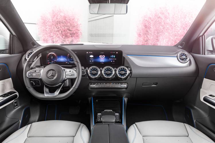 Interno di una Mercedes-Benz EQA H243 2021