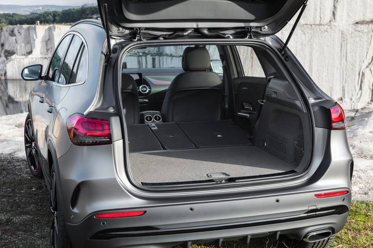 Mercedes-Benz GLA H247 2021 bagageruimte tot aan voorstoelen