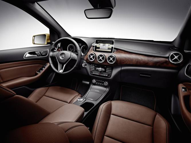 Interno di una Mercedes-Benz-B W246 2011