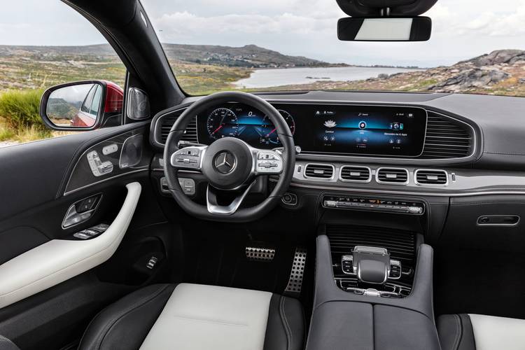 Interno di una Mercedes Benz GLE V167 2019