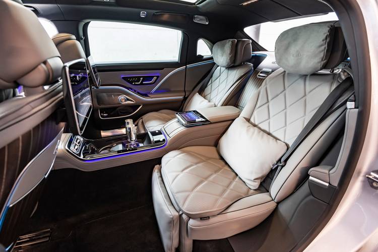 Banquette arrière de la Mercedes-Maybach S W223 2022