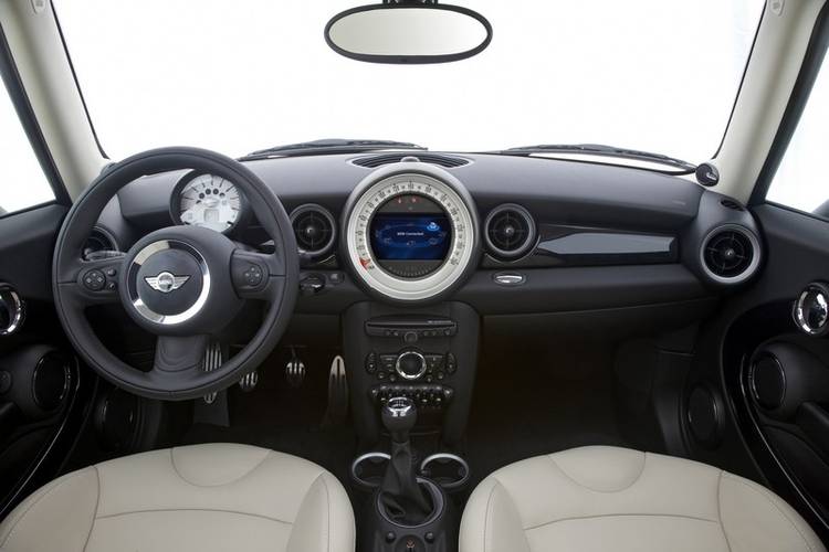 MINI Cooper S Clubman 2010 facelift interior