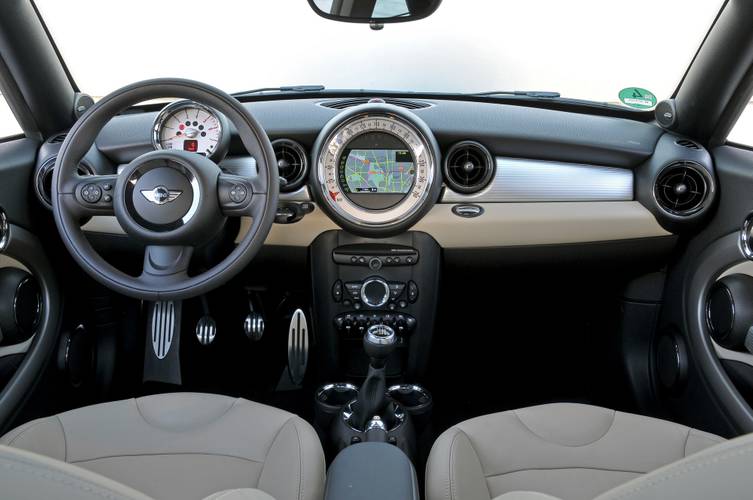 Interno di una MINI Coupe R58 interier 2011