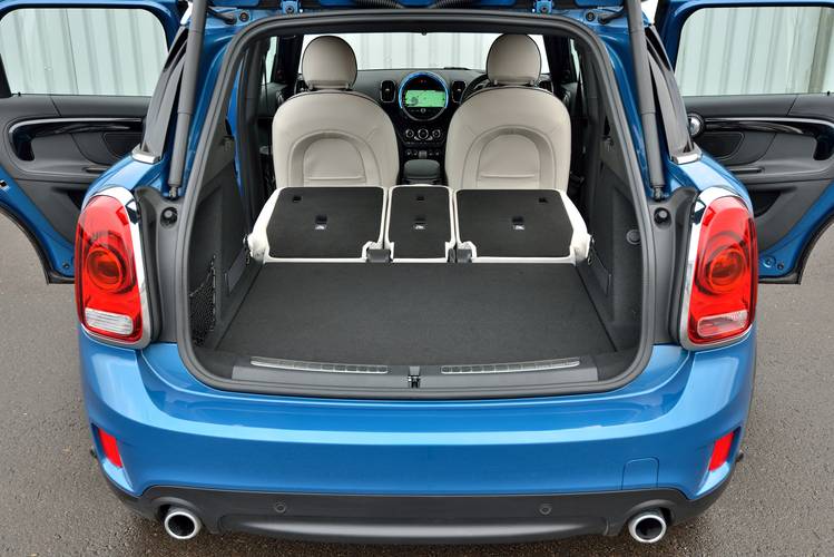 MINI Countryman F60 2016 bei umgeklappten sitzen