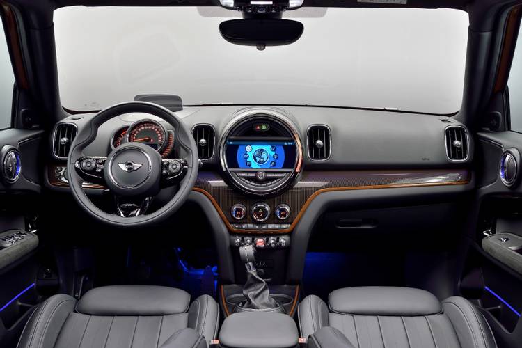 MINI Countryman F60 2016 interior