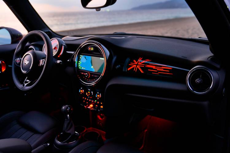 MINI One Cooper F56 facelift 2018 interieur