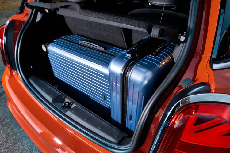 MINI One Cooper F56 facelift 2018 bagażnik
