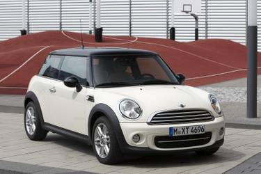 One & Cooper R56 2010