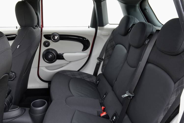 MINI Cooper S F55 2014 asientos traseros