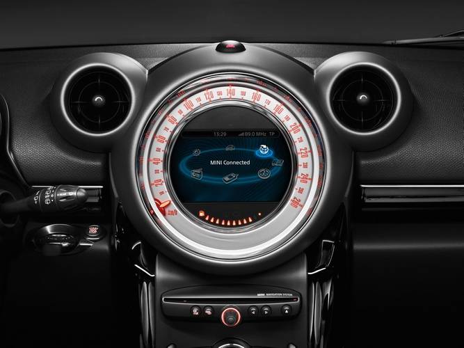 MINI Countryman R60 2010 interior