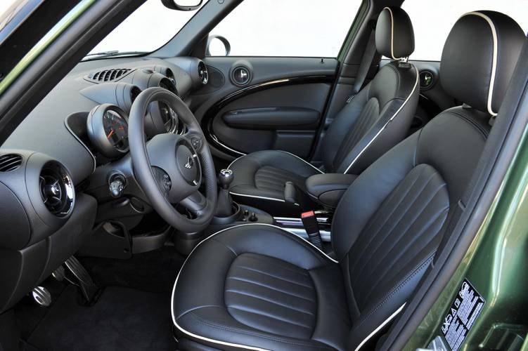 Interno di una MINI Countryman R60 facelift 2014