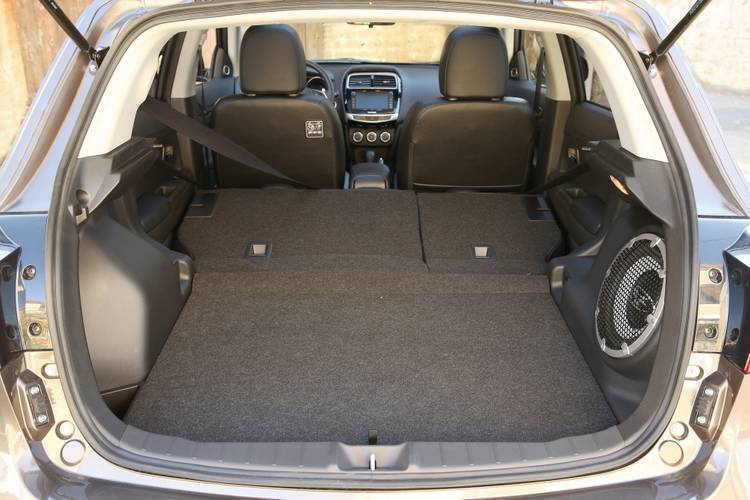 Mitsubishi ASX GA facelift 2013 rear folding seats