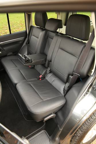 Mitsubishi Pajero facelift 2015 rear seats