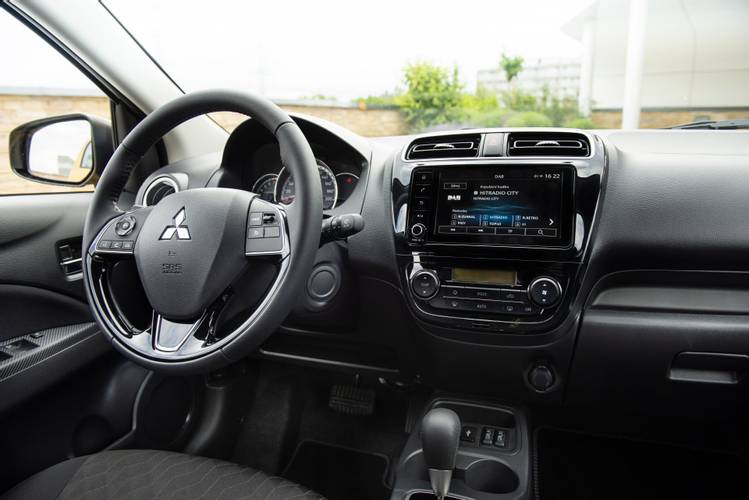 Mistubishi SpaceStar facelift 2019 interior